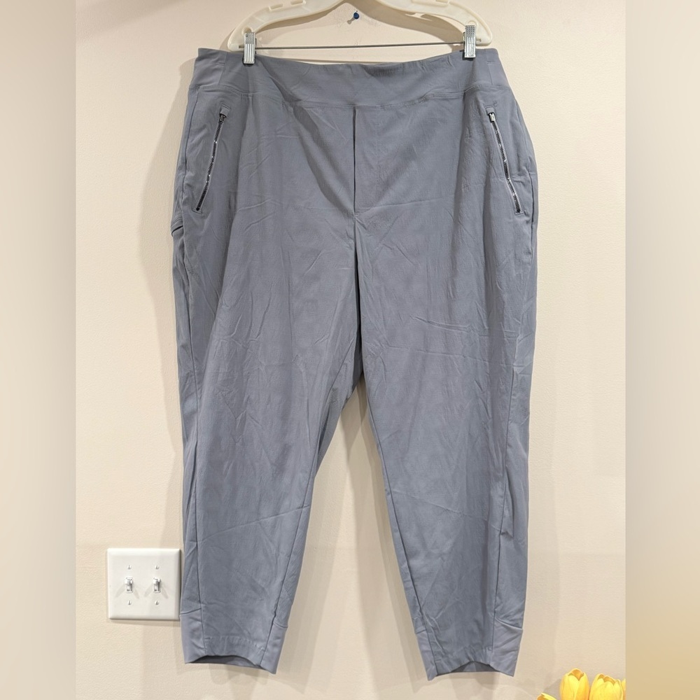🔥Athleta Women’s Gray Pants size 22 Plus Like New🔥